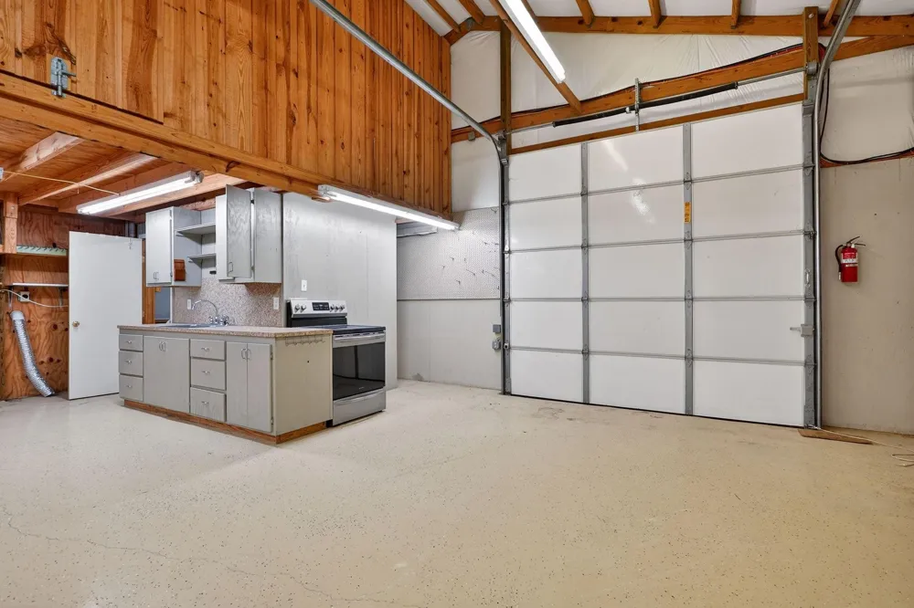 14575 County Road 227 Caldwell, TX 77836