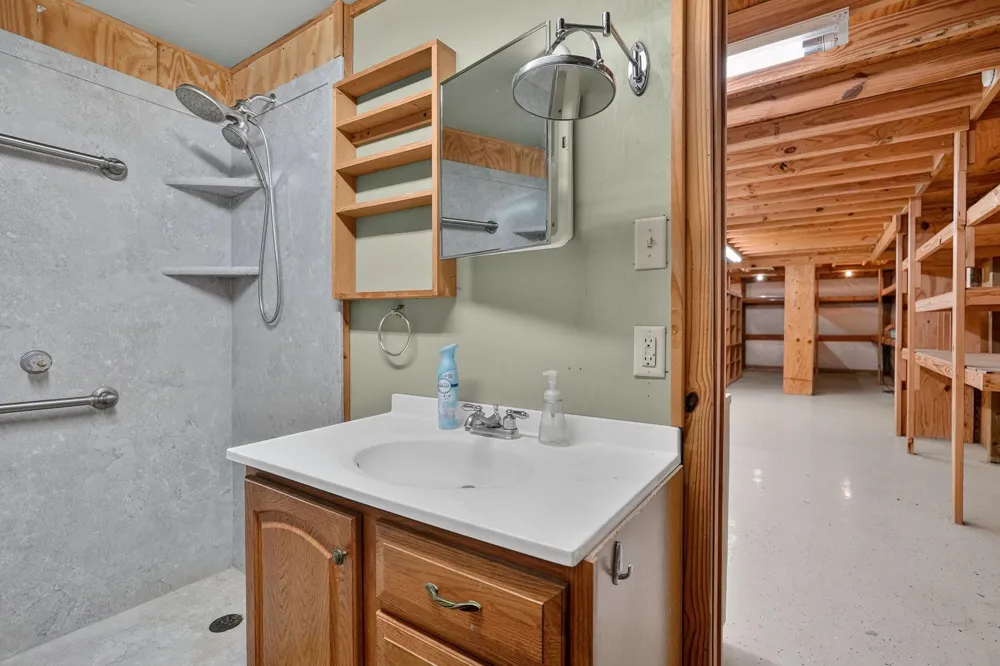 14575 County Road 227 Caldwell, TX 77836