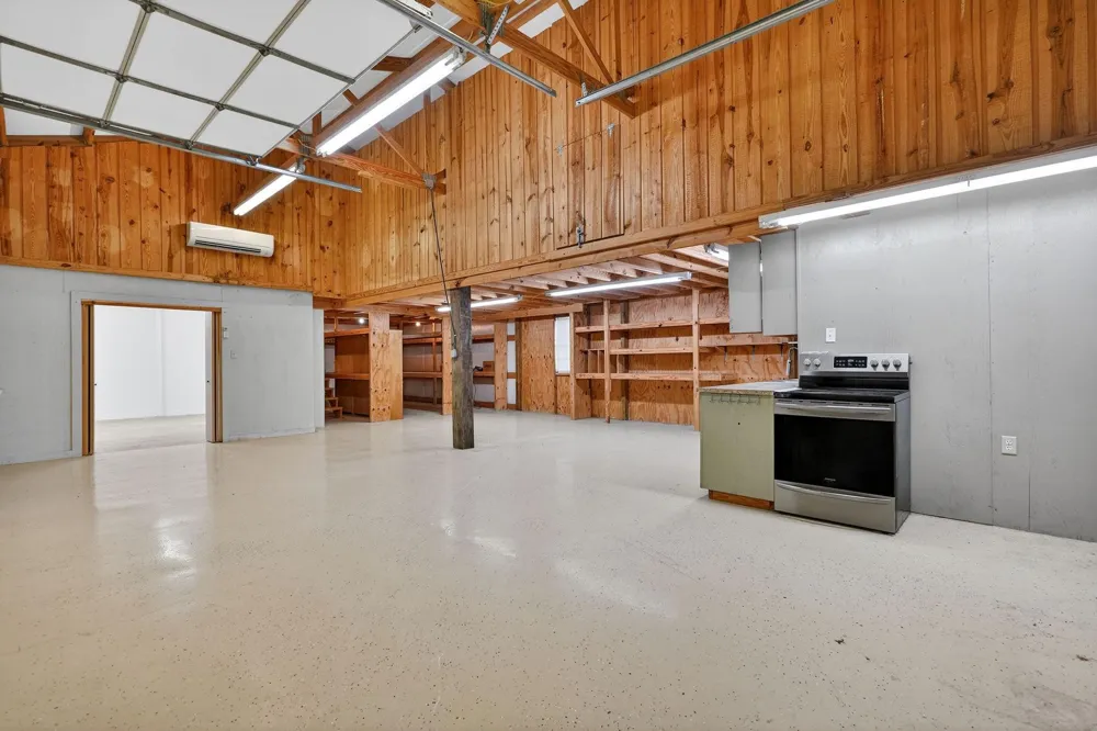 14575 County Road 227 Caldwell, TX 77836