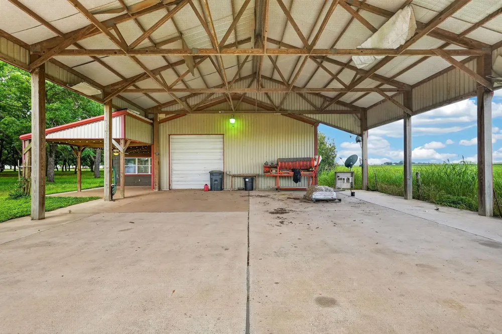 14575 County Road 227 Caldwell, TX 77836