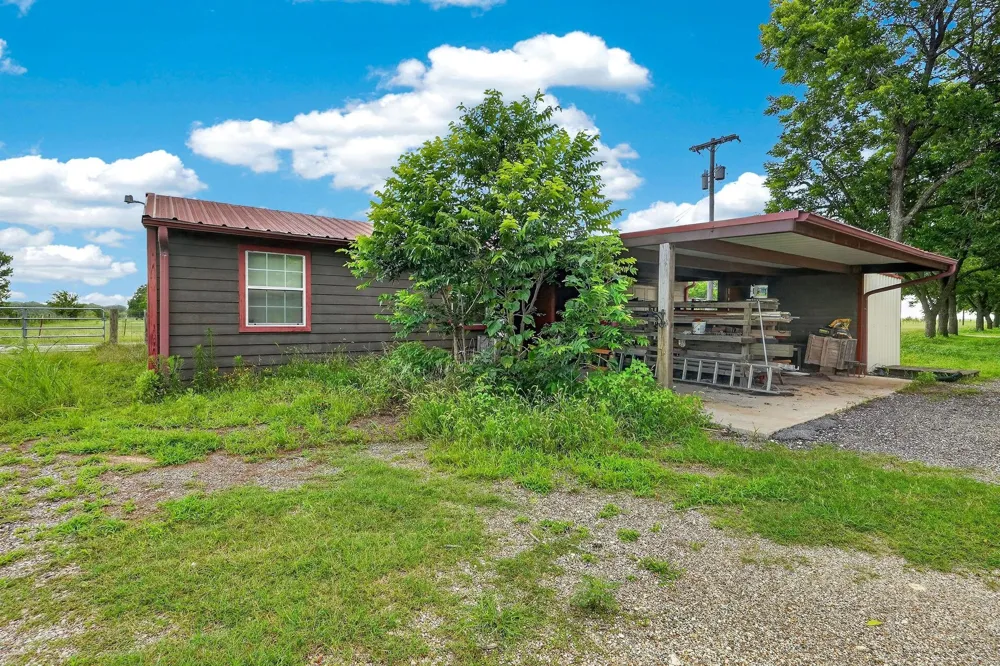 14575 County Road 227 Caldwell, TX 77836
