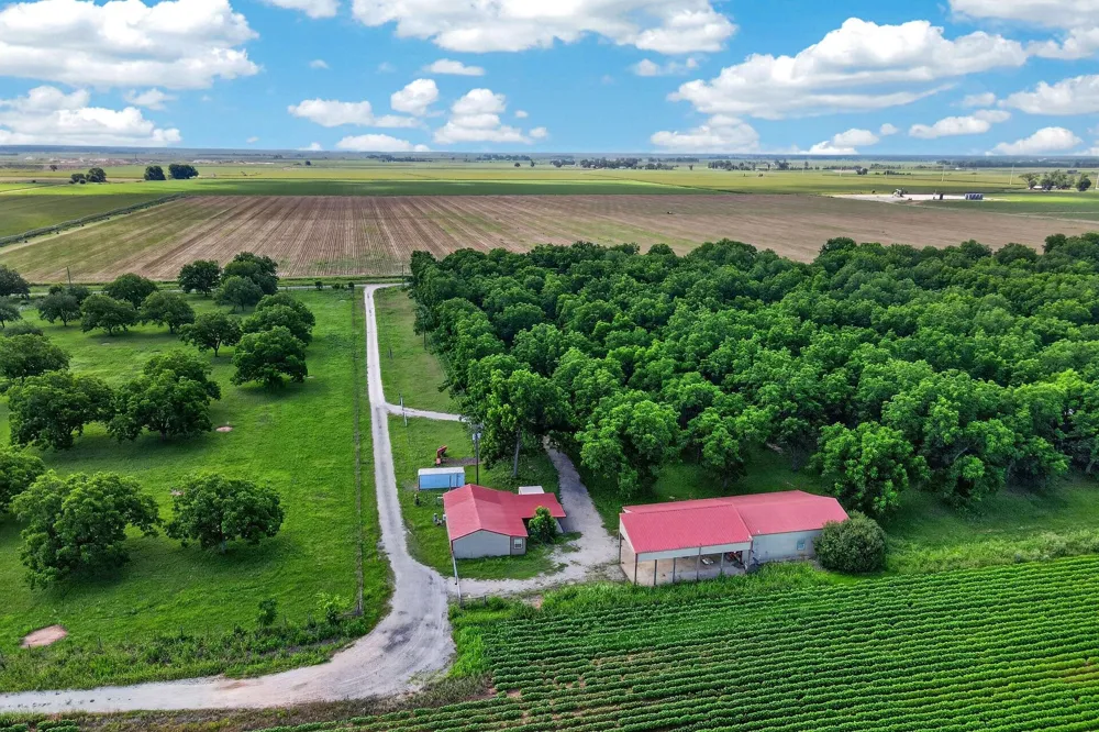 14575 County Road 227 Caldwell, TX 77836