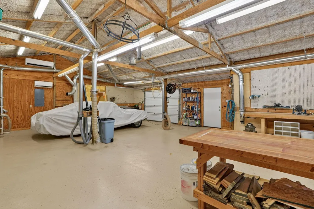 14575 County Road 227 Caldwell, TX 77836