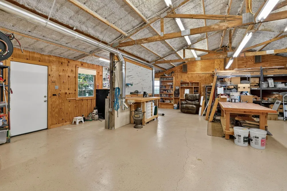 14575 County Road 227 Caldwell, TX 77836