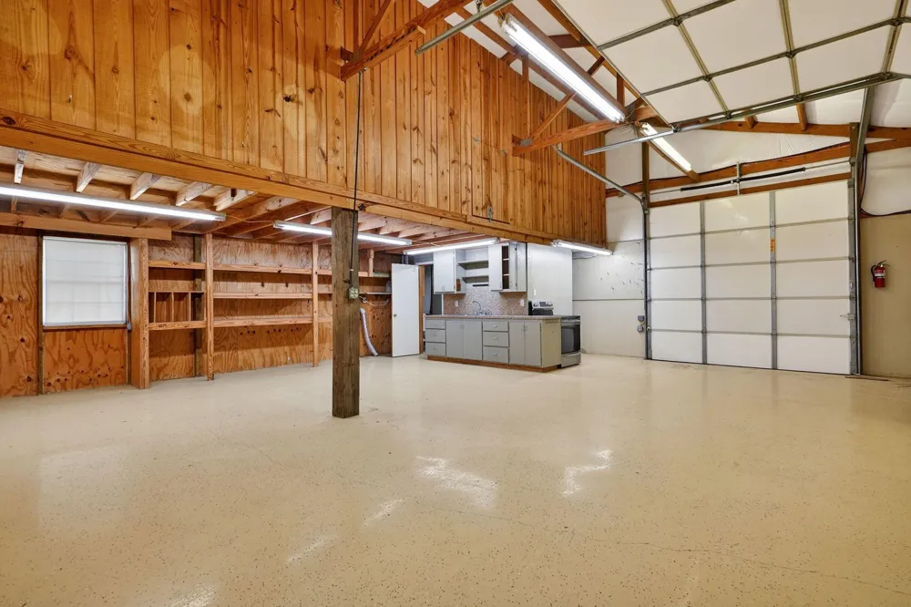 14575 County Road 227 Caldwell, TX 77836
