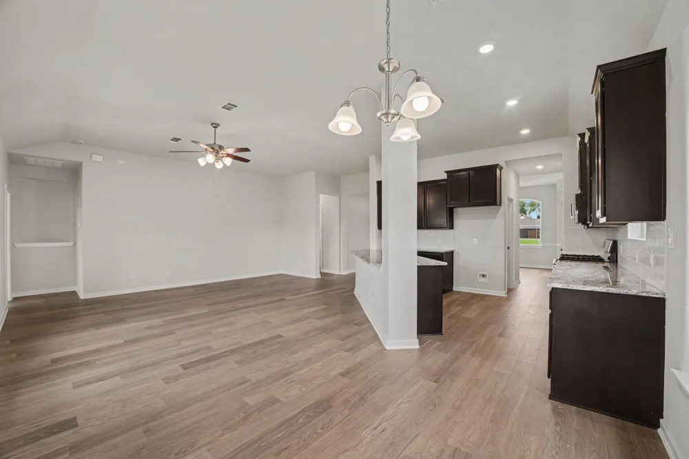 229 Crestview Drive West Columbia, TX 77486