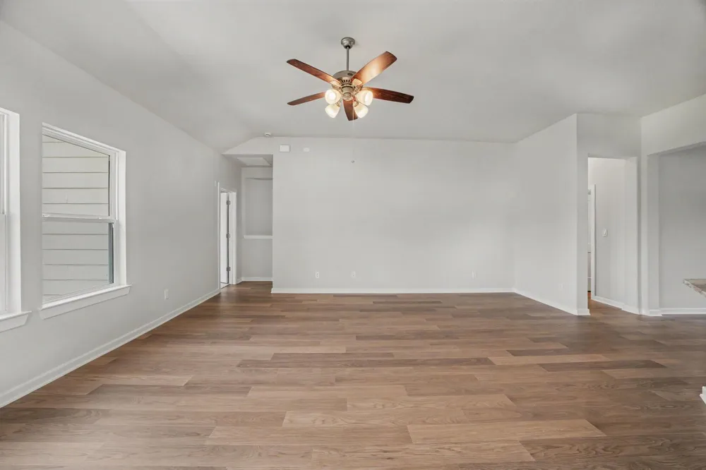 229 Crestview Drive West Columbia, TX 77486