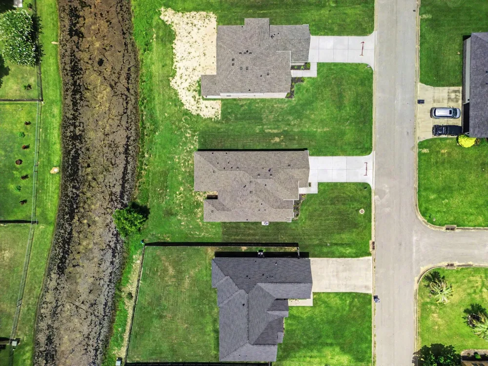 229 Crestview Drive West Columbia, TX 77486