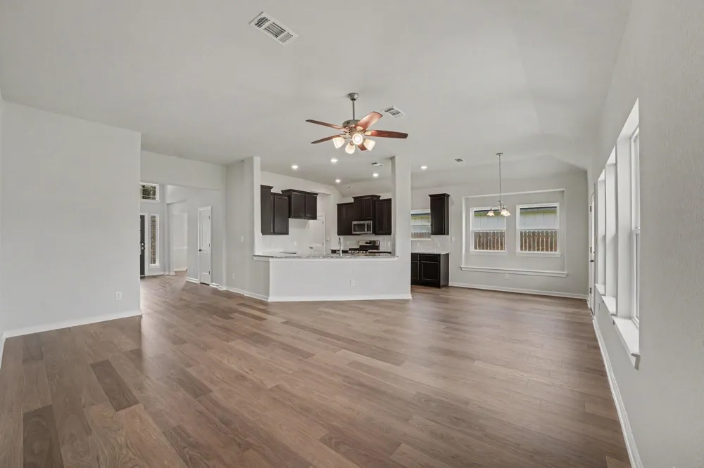 229 Crestview Drive West Columbia, TX 77486