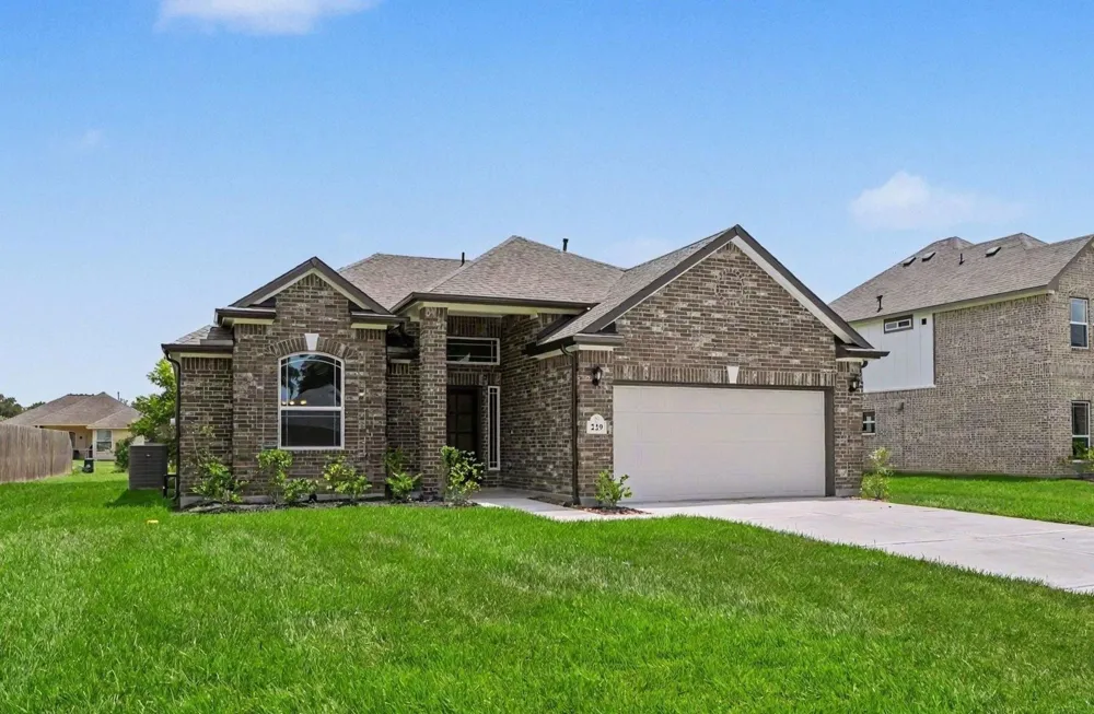 229 Crestview Drive West Columbia, TX 77486