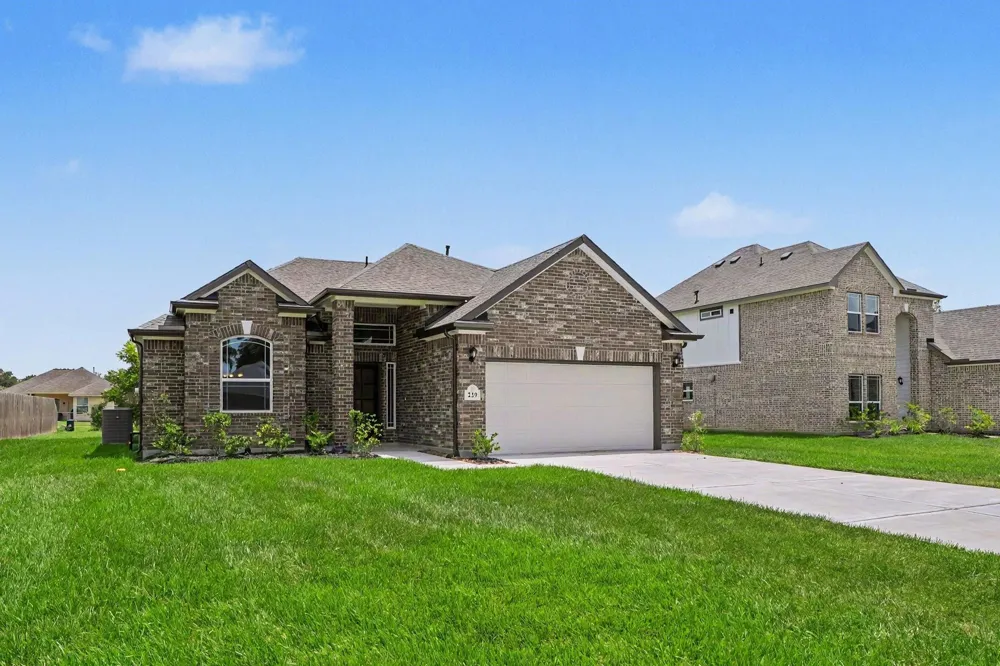 229 Crestview Drive West Columbia, TX 77486