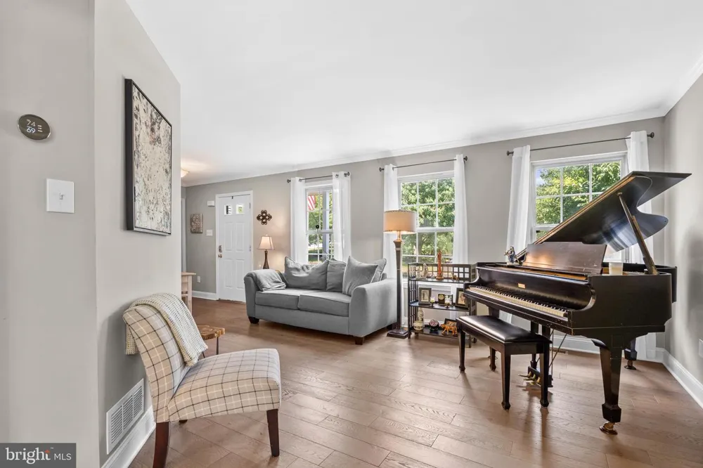 2 SUTTON COURT Newtown, PA 18940