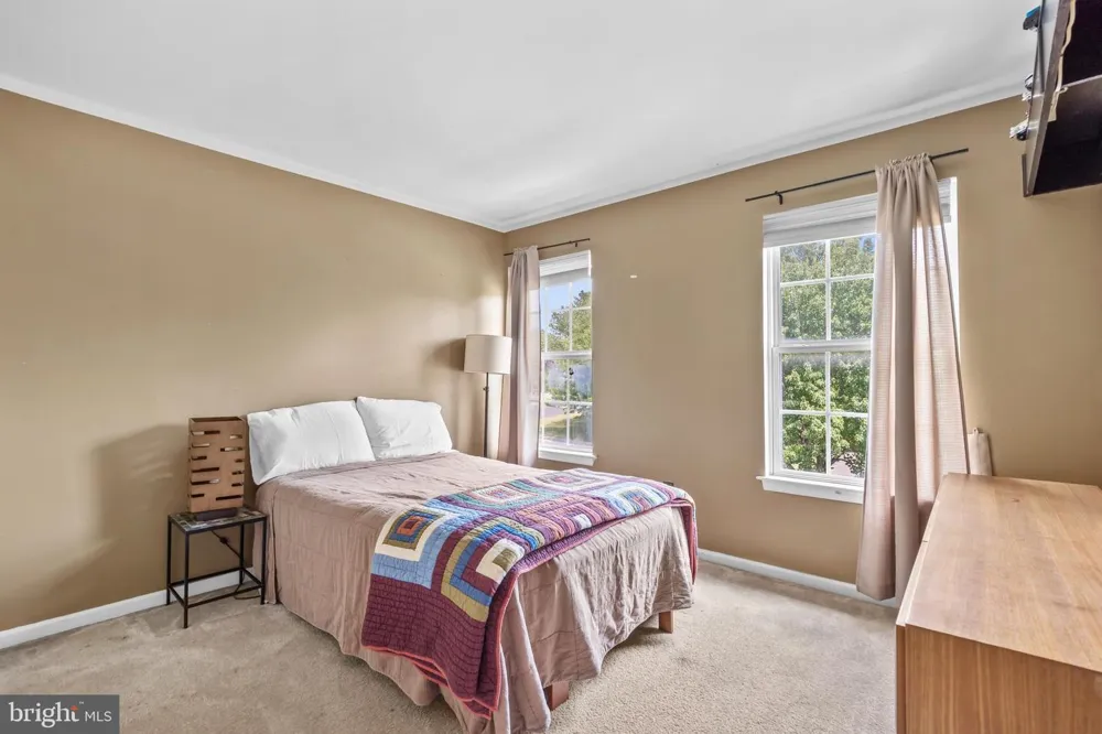 2 SUTTON COURT Newtown, PA 18940