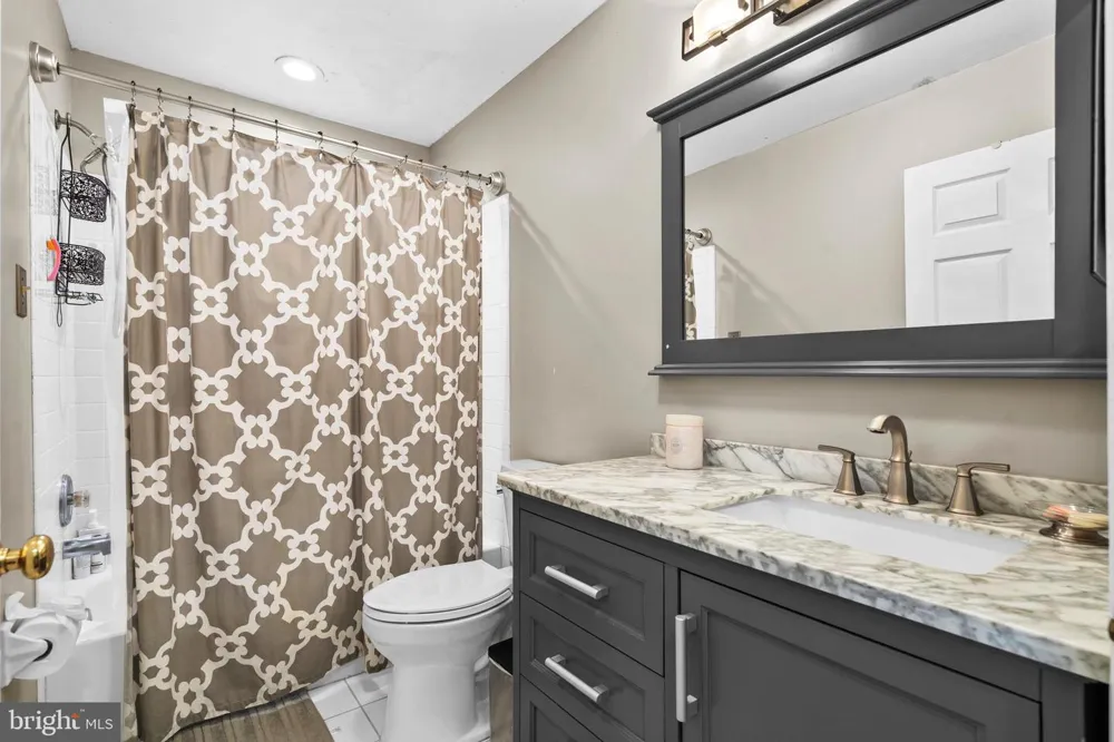 2 SUTTON COURT Newtown, PA 18940