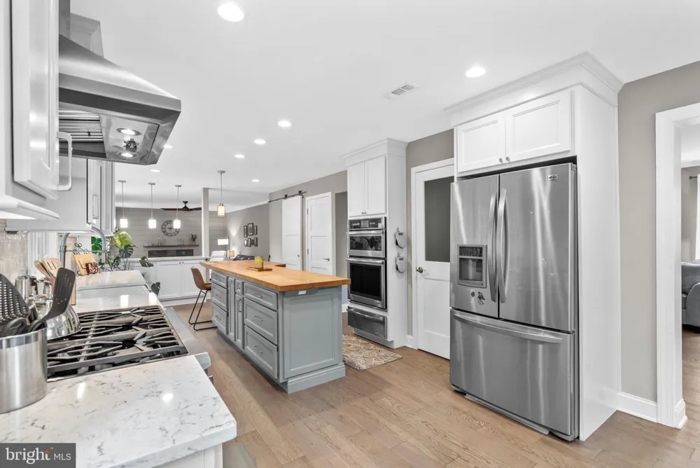 2 SUTTON COURT Newtown, PA 18940