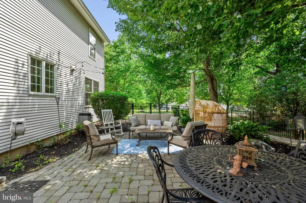 2 SUTTON COURT Newtown, PA 18940