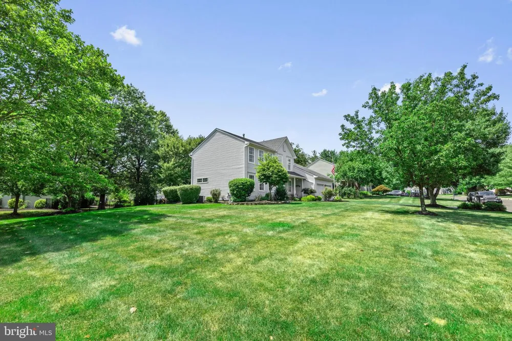 2 SUTTON COURT Newtown, PA 18940