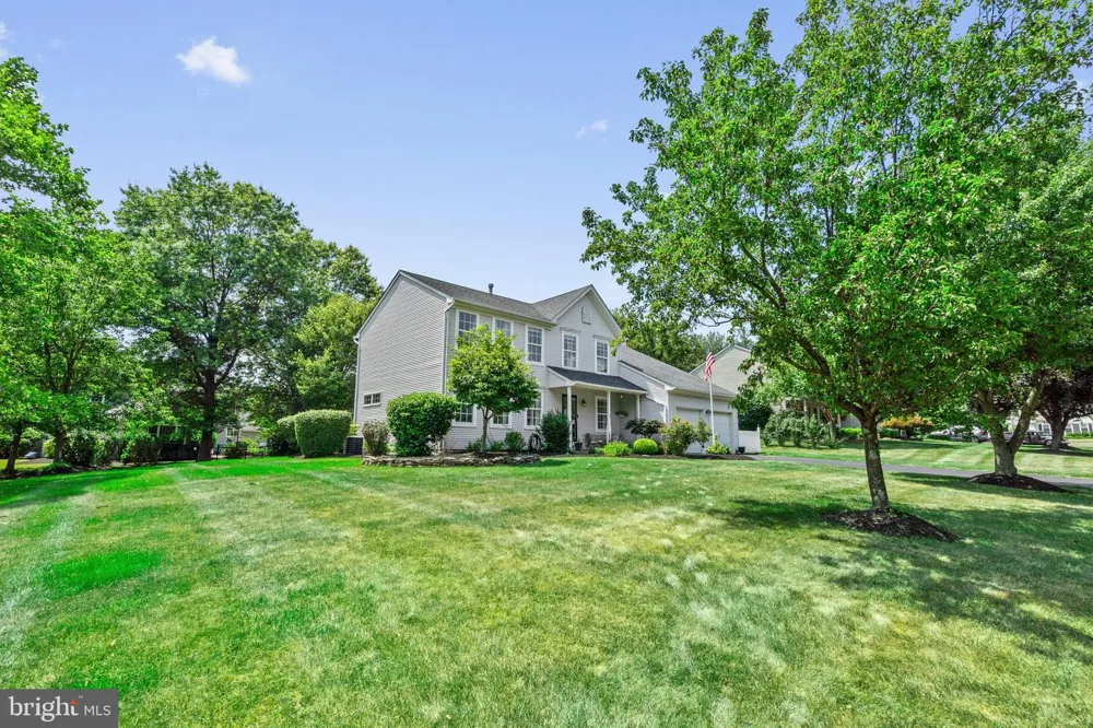 2 SUTTON COURT Newtown, PA 18940