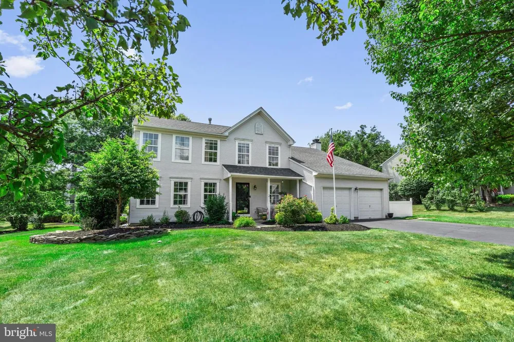 2 SUTTON COURT Newtown, PA 18940