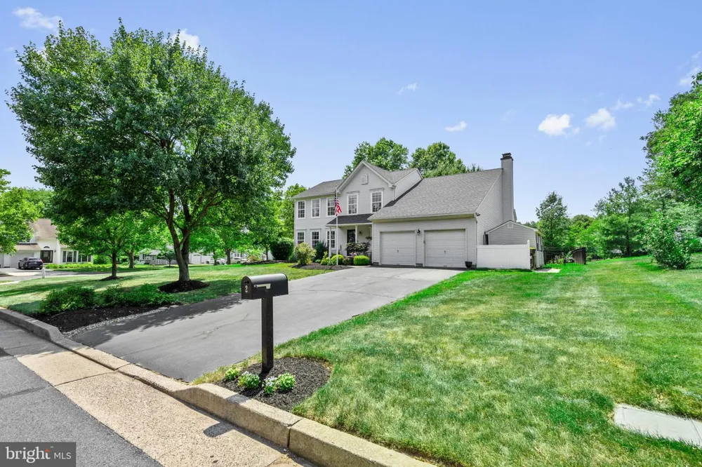 2 SUTTON COURT Newtown, PA 18940