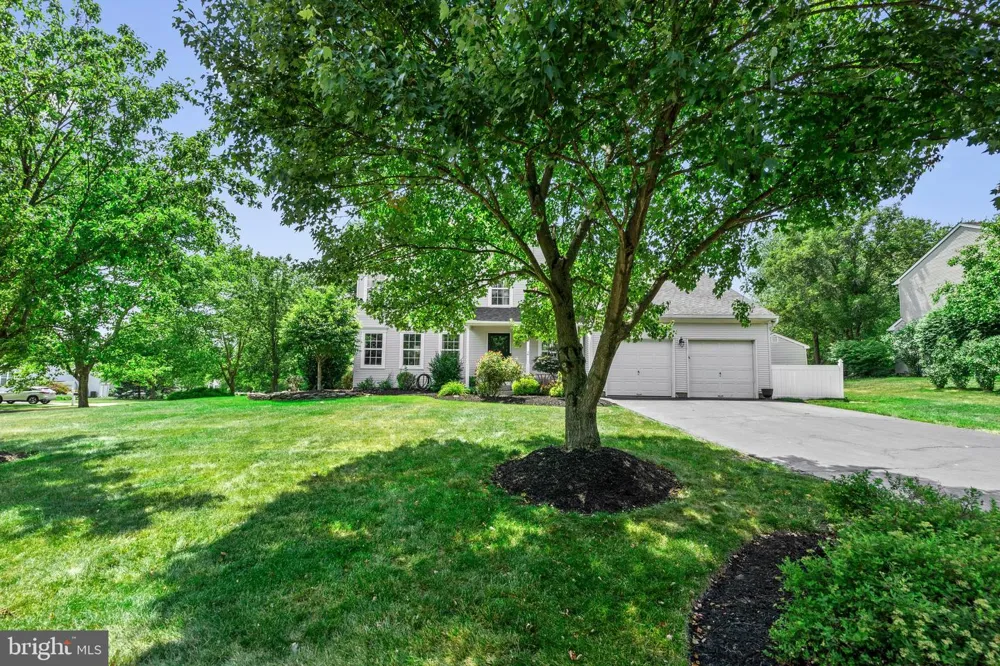 2 SUTTON COURT Newtown, PA 18940