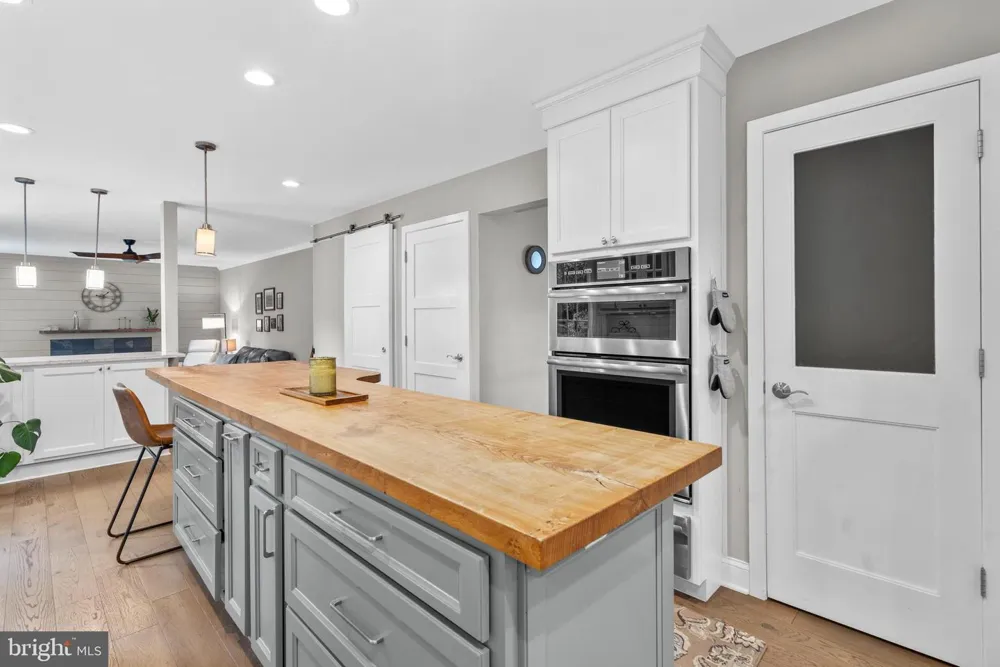 2 SUTTON COURT Newtown, PA 18940