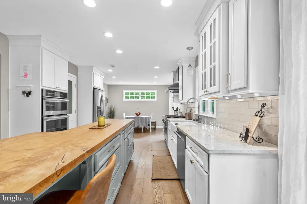 2 SUTTON COURT Newtown, PA 18940