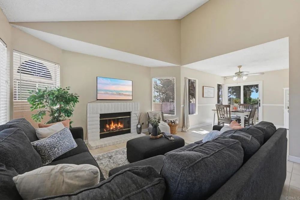 1851 Normandy Glen Escondido, CA 92027