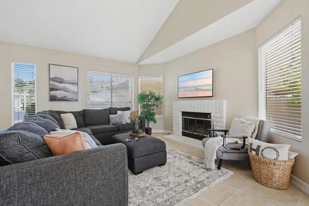 1851 Normandy Glen Escondido, CA 92027