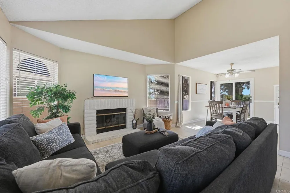 1851 Normandy Glen Escondido, CA 92027