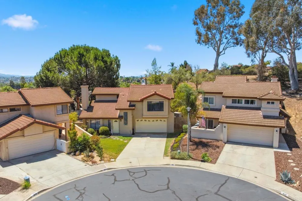 1851 Normandy Glen Escondido, CA 92027