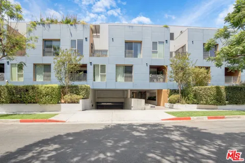855 Croft Avenue #206
