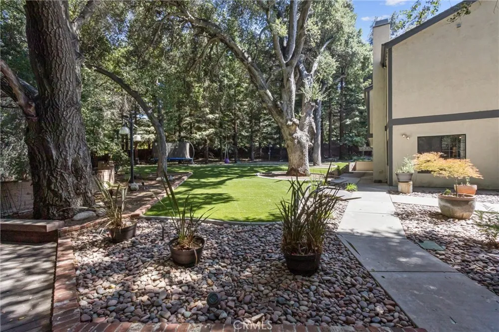 13515 Oak Mountain Yucaipa, CA 92399