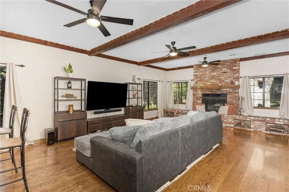 13515 Oak Mountain Yucaipa, CA 92399