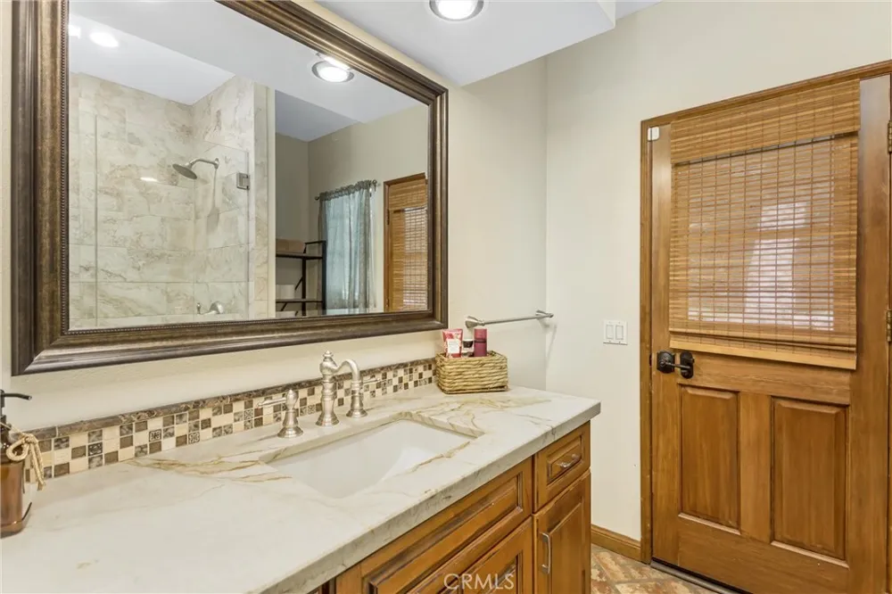 13515 Oak Mountain Yucaipa, CA 92399