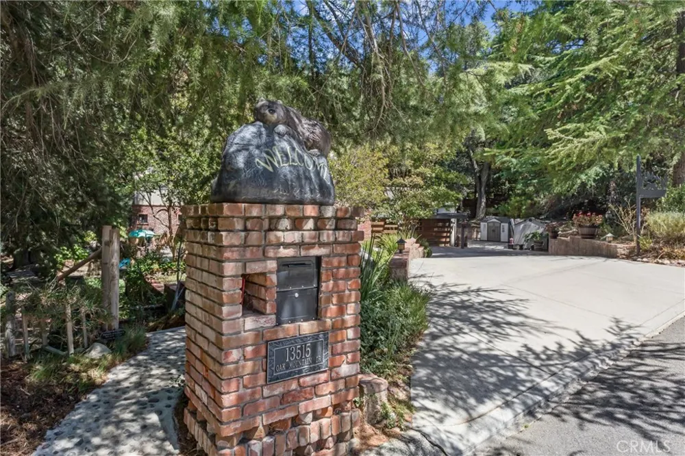 13515 Oak Mountain Yucaipa, CA 92399