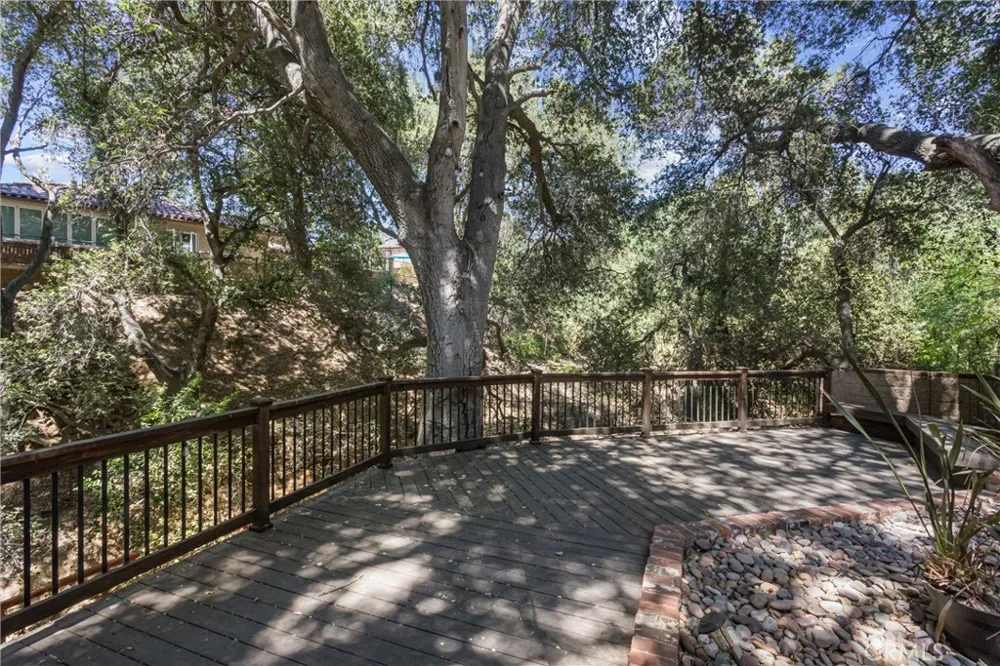 13515 Oak Mountain Yucaipa, CA 92399