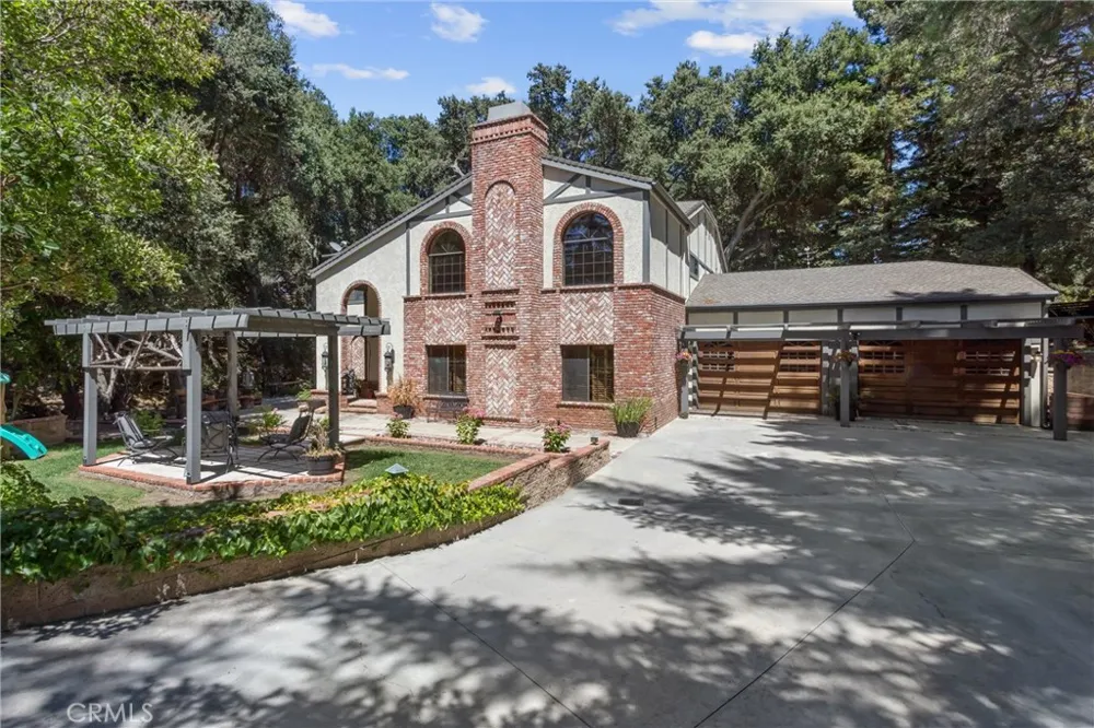 13515 Oak Mountain Yucaipa, CA 92399