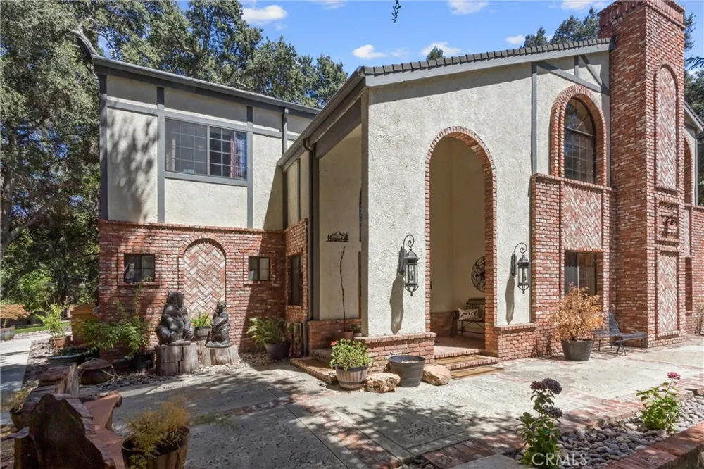 13515 Oak Mountain Yucaipa, CA 92399