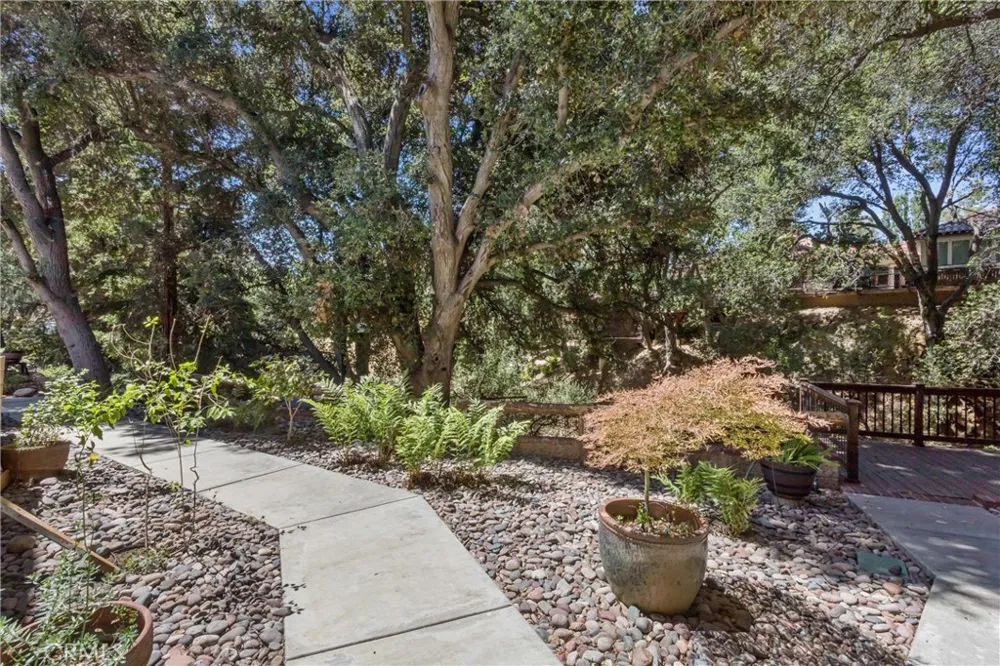 13515 Oak Mountain Yucaipa, CA 92399
