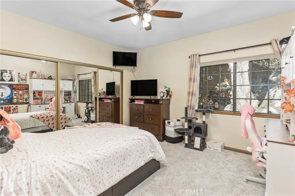 13515 Oak Mountain Yucaipa, CA 92399