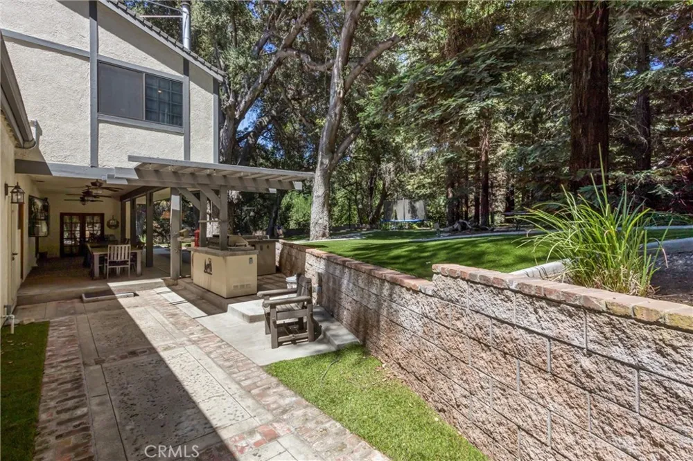 13515 Oak Mountain Yucaipa, CA 92399