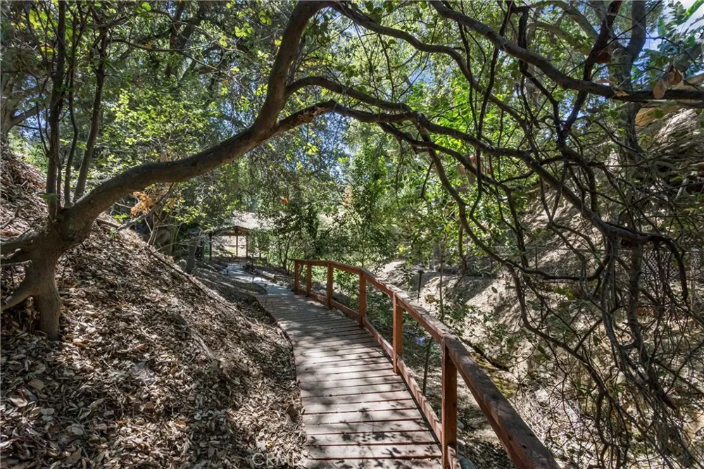 13515 Oak Mountain Yucaipa, CA 92399