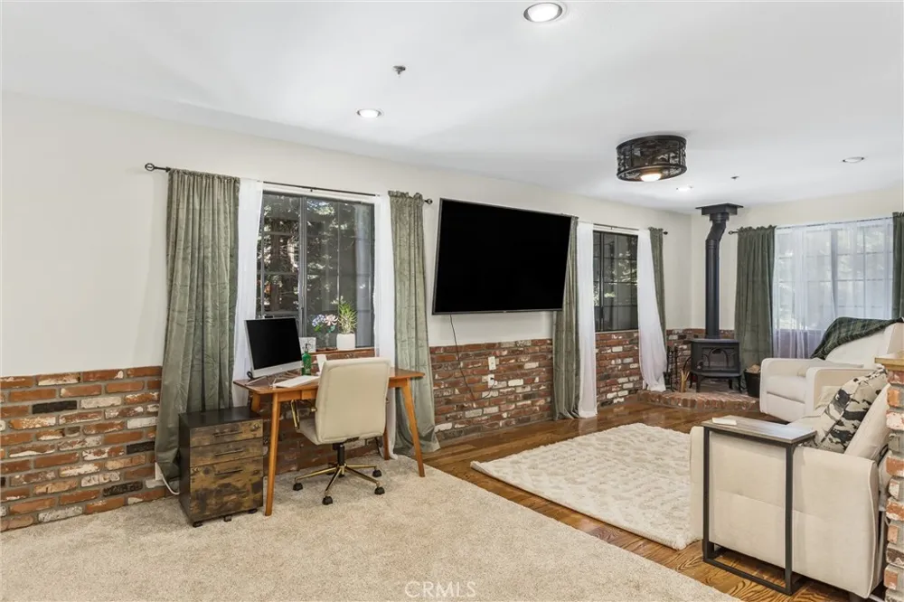 13515 Oak Mountain Yucaipa, CA 92399