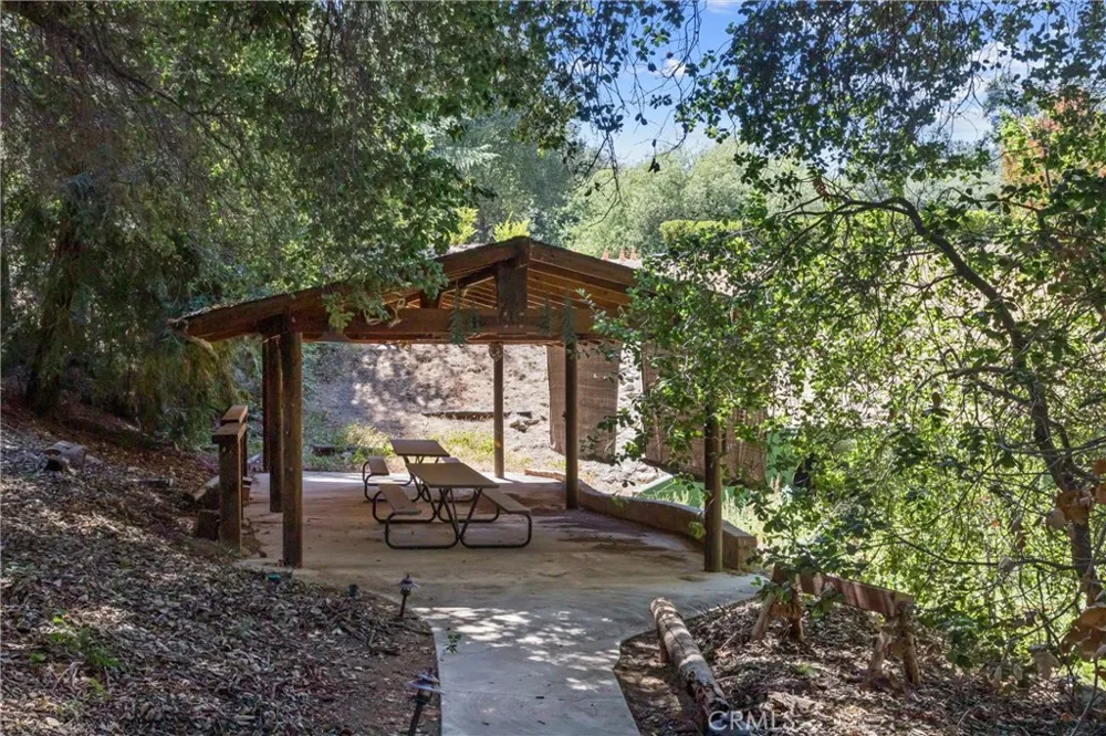 13515 Oak Mountain Yucaipa, CA 92399