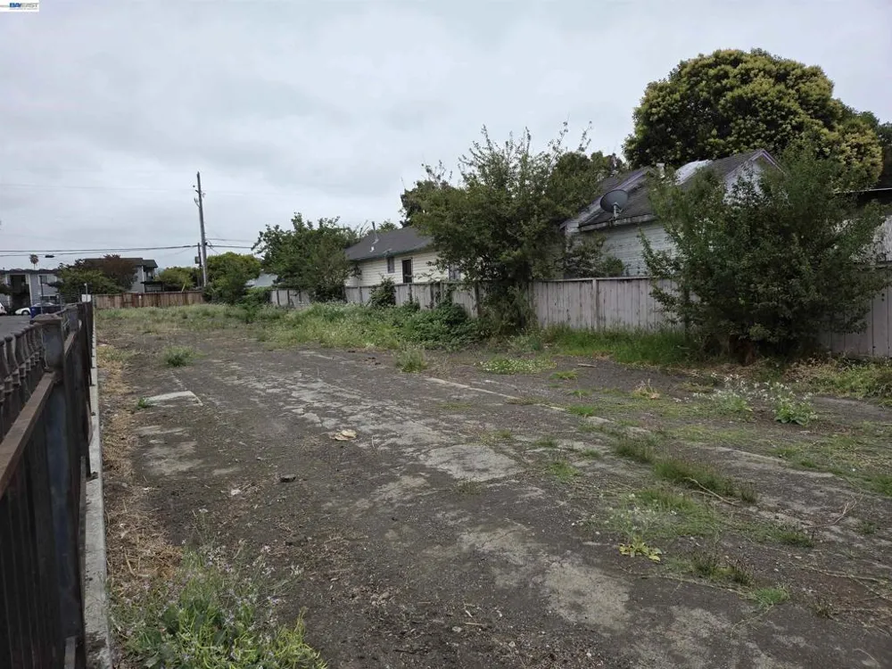22329 S Garden Ave Hayward, CA 94541