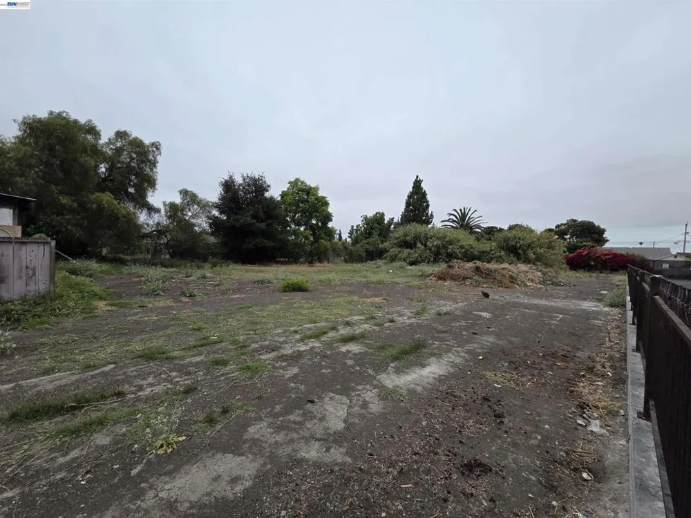 22329 S Garden Ave Hayward, CA 94541