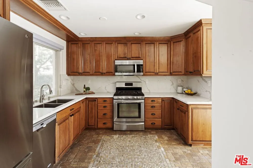 272 Chester Avenue #101 Pasadena, CA 91106