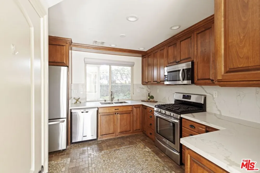 272 Chester Avenue #101 Pasadena, CA 91106