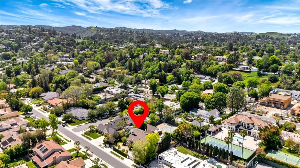 5441 Calvin Avenue Tarzana, CA 91356